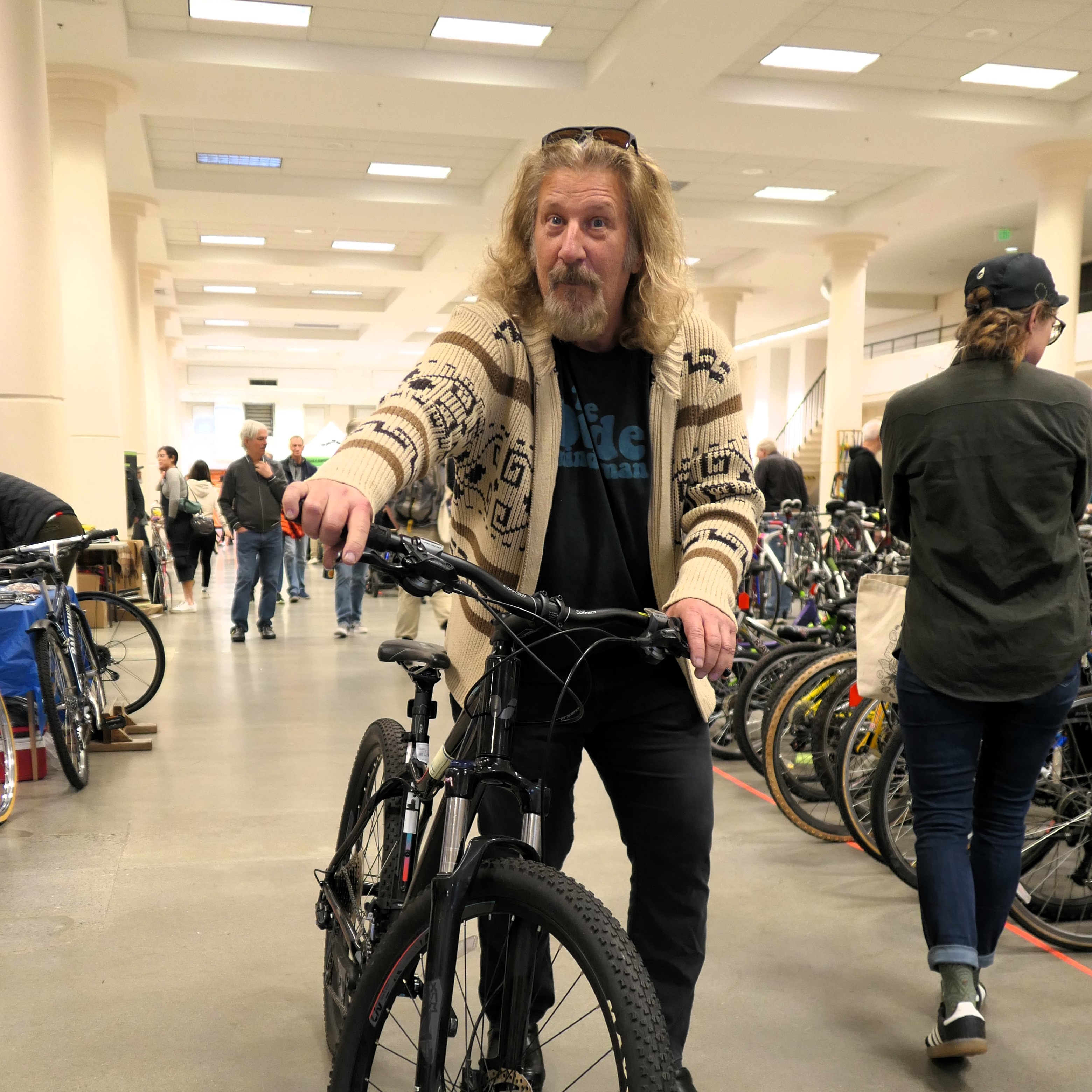 Dude bought a mountain bike for his niece